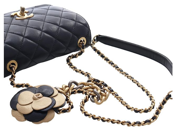 Chanel Black Small Quilted Lambskin Private Affair Camellia Flap - vue 6