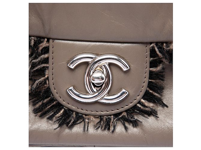 Chanel Brown Lambskin Funny Tweed Flap - vista 5