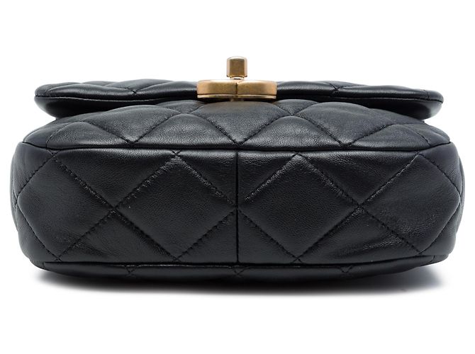 Chanel Mini Quilted Lambskin Lacquered Chain Flap Schwarz - Ansicht 3