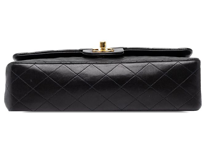 Chanel Black Medium Classic Lambskin Double Flap - vista 3