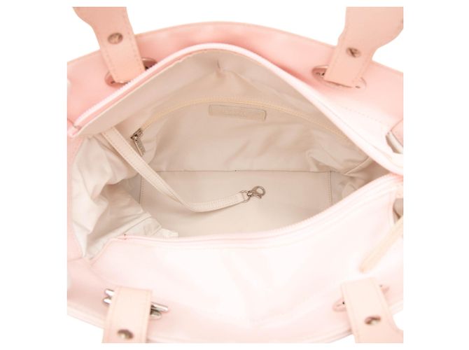 mala Chanel Paris Biarritz Small em lona acolchoada rosa - vista 4