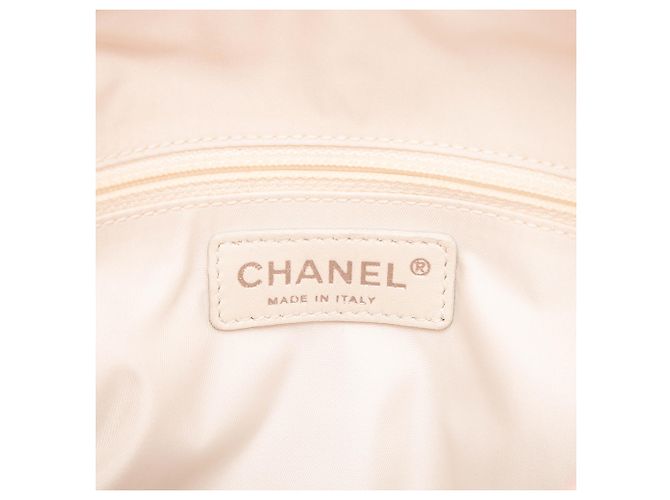 mala Chanel Paris Biarritz Small em lona acolchoada rosa - vista 5