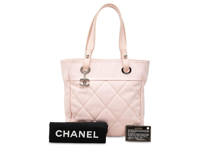 mala Chanel Paris Biarritz Small em lona acolchoada rosa - vista 7
