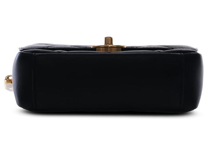 Chanel Black Small Quilted Lambskin CC Coin Flap - vista 3