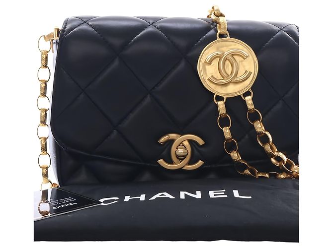 Chanel Black Small Quilted Lambskin CC Coin Flap - vista 5
