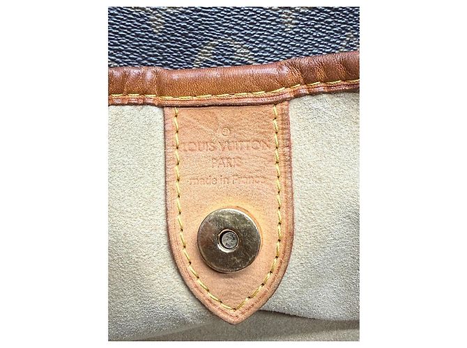 Louis Vuitton Monogram Schultertasche - Ansicht 15
