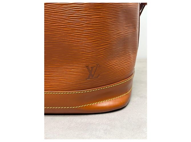 Noe Louis Vuitton Borsa a Secchiello Noé in Pelle Epi - vista 2