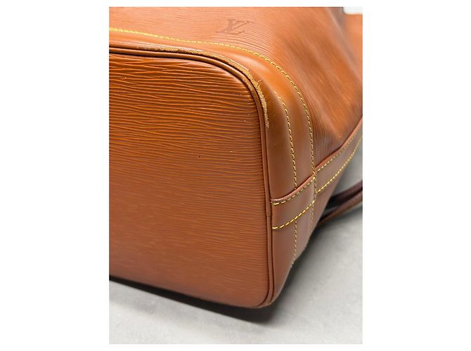 Noe Louis Vuitton Borsa a Secchiello Noé in Pelle Epi - vista 9