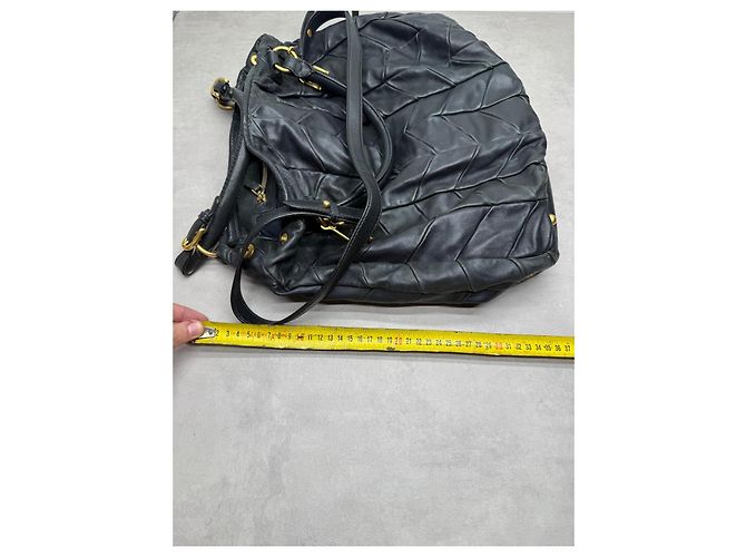 Miu Miu Borsa a mano Matelassé in pelle nera - vista 17