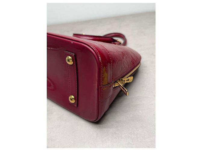 Borsa Louis Vuitton Alma Vernis Bordeaux - vista 10