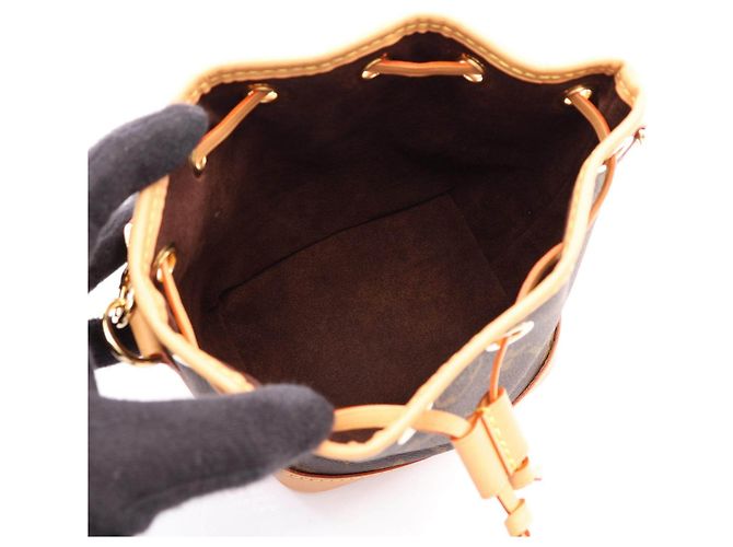 Borsa a mano 2 vie Louis Vuitton Nano Noe Monogram - vista 3