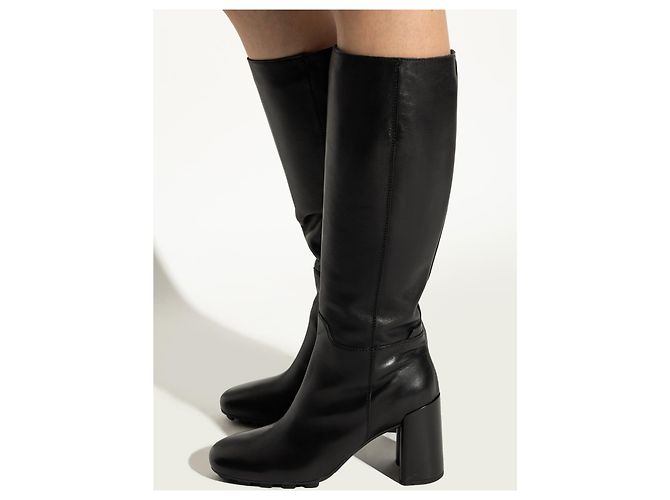 Hogan Lederstiefel mit Absatz in Schwarz - Ansicht 2