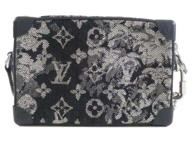Bolso de hombro Louis Vuitton Monogram Tapestry Mini Soft Trunk - vista 2
