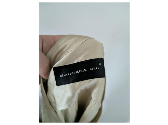 Barbara Bui Robe en soie beige à ornements - vue 7