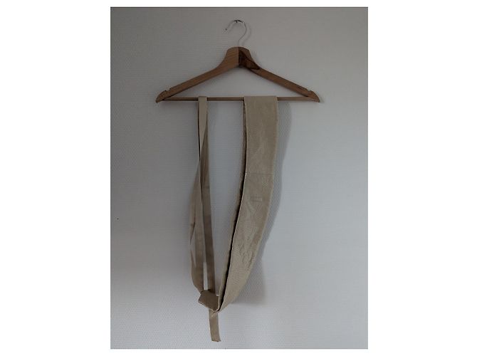 Barbara Bui Robe en soie beige à ornements - vue 9