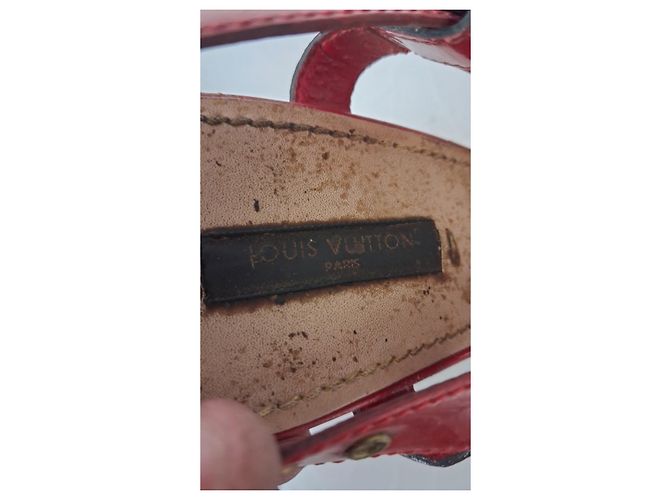 Louis Vuitton Sandali con zeppa in pelle rossa e canvas Monogram - vista 4