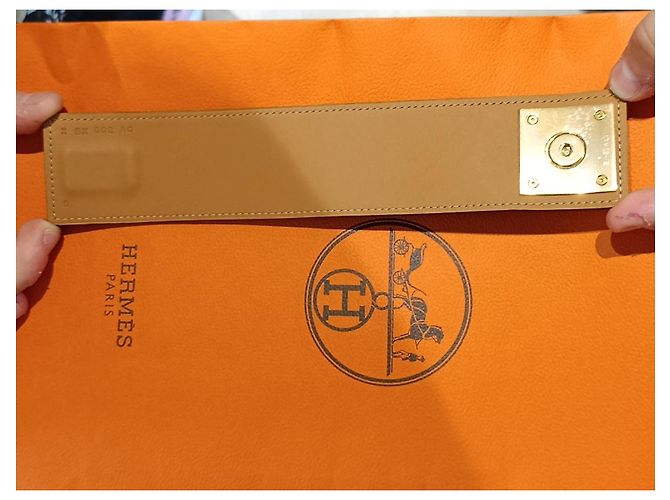 Hermès Bracciale a Polsino in Pelle Bordeaux e Metallo Dorato - vista 4