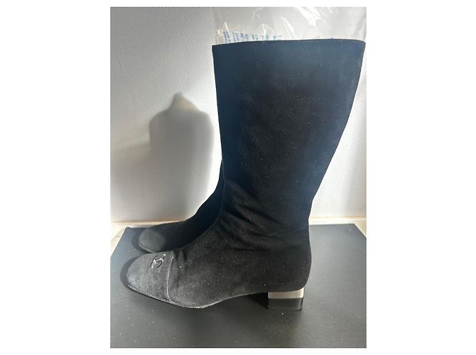 Stivali Chanel in camoscio nero con tacco a blocco - vista 20