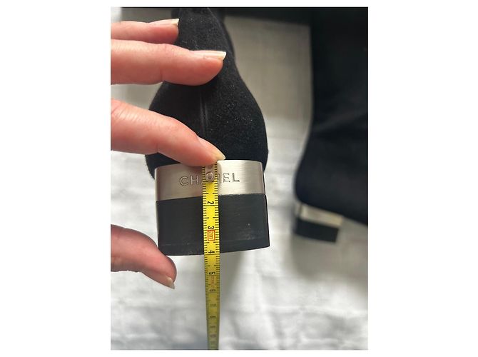 Stivali Chanel in camoscio nero con tacco a blocco - vista 4