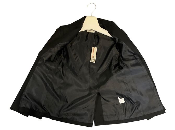 Autre Marque WE-AR4 Uptown Blazer aus drapiertem Wool in Deep Black - Ansicht 5