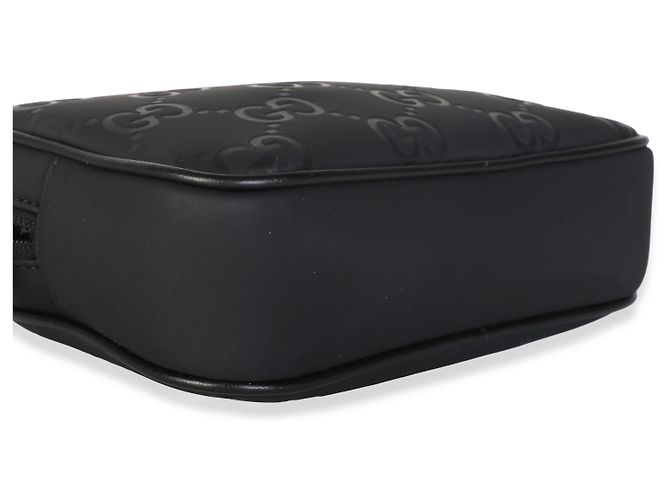 Gucci Mini Borsa a Tracolla Black GG Matte Rubber Effect Edge - vista 4