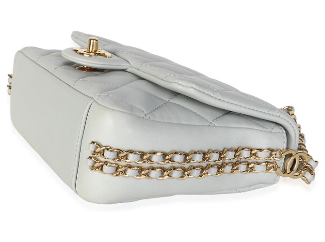 Bolsa Chanel CC You Mini Flap em pele de cordeiro acolchoada Dusty Blue - vista 6