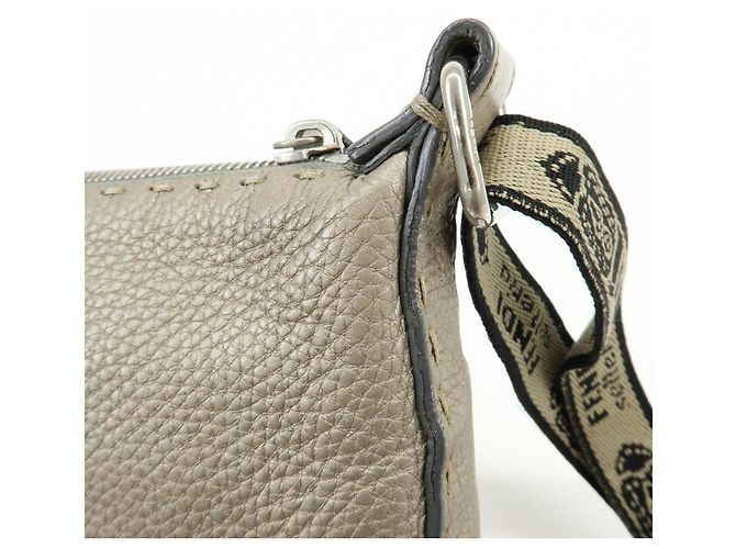FENDI Selleria Borsa a tracolla in pelle Greige 8BT092 - vista 15