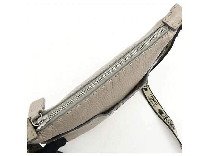FENDI Selleria Borsa a tracolla in pelle Greige 8BT092 - vista 18