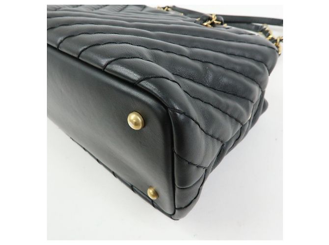 Borsa a tracolla e tote CHANEL in pelle di vitello con cuciture a V e catena, Nero - vista 12
