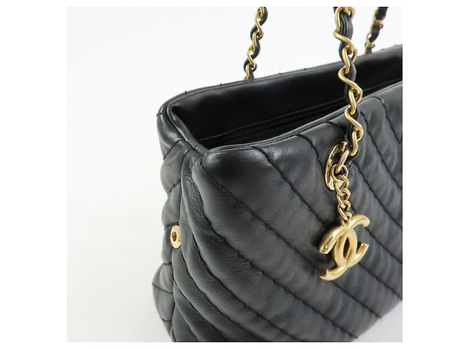 Borsa a tracolla e tote CHANEL in pelle di vitello con cuciture a V e catena, Nero - vista 14