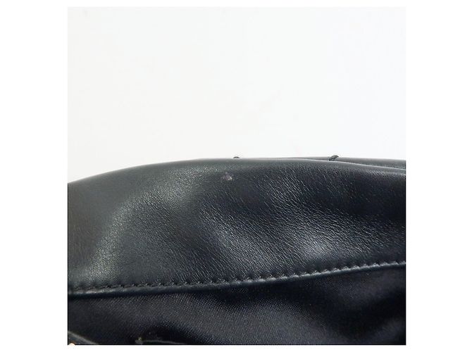 Borsa a tracolla e tote CHANEL in pelle di vitello con cuciture a V e catena, Nero - vista 16