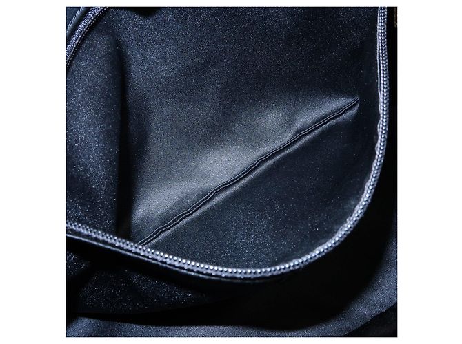 Borsa a tracolla e tote CHANEL in pelle di vitello con cuciture a V e catena, Nero - vista 18
