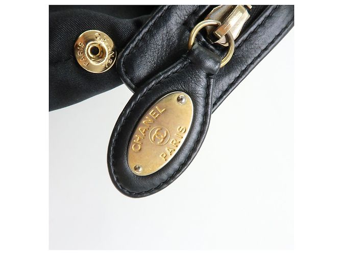 Borsa a tracolla e tote CHANEL in pelle di vitello con cuciture a V e catena, Nero - vista 20