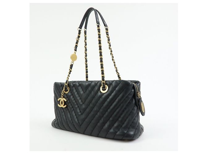 Borsa a tracolla e tote CHANEL in pelle di vitello con cuciture a V e catena, Nero - vista 3