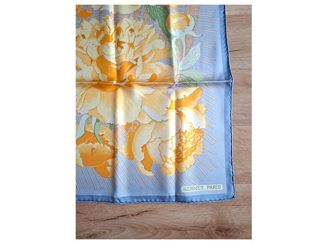 Hermès Hermes pañuelo de seda Les Pivoines amarillo azul - vista 4