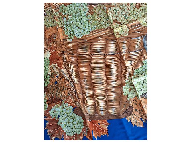 Hermès Carré "Vendanges" foulard en soie bleu et marron - vue 11