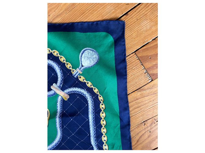 Carré de soie Vintage "Must de Cartier" – Bleu Marine et Vert - vue 10