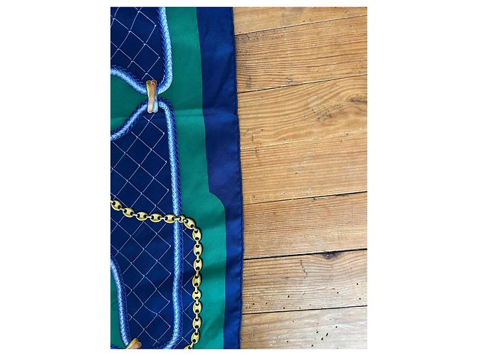 Carré de soie Vintage "Must de Cartier" – Bleu Marine et Vert - vue 5