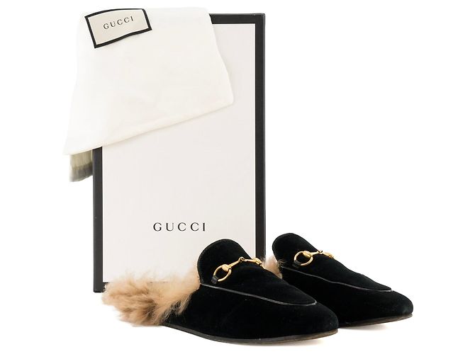 GUCCI - Mules Gucci Princetown in velluto nero e pelliccia beige (T38) - vista 7
