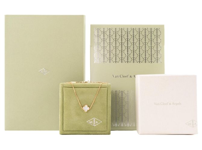 VAN CLEEF & ARPELS - Bracelet Sweet Alhambra Van Cleef & Arpels en or et nacre - vue 4