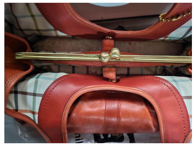 Coach orange Leder-Handtasche mit Kussverschluss - Ansicht 11