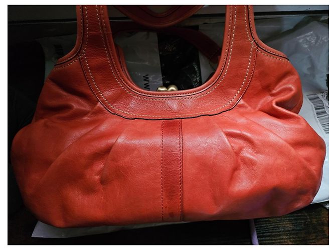 Coach orange Leder-Handtasche mit Kussverschluss - Ansicht 4