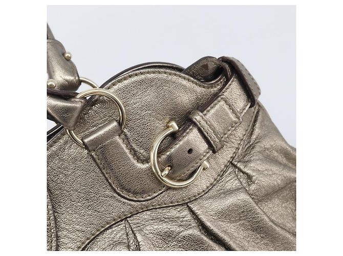 Salvatore Ferragamo Gancini Hand Bag Leather Gold - vista 21