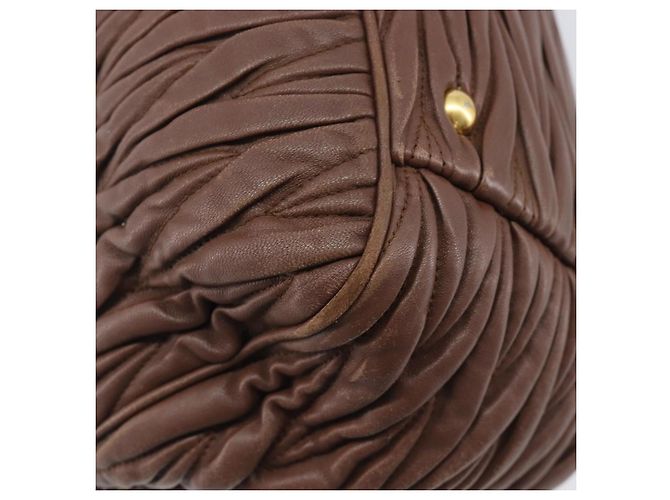 Miu Miu Matelasse Hand Bag Leather Brown Gold - vista 13