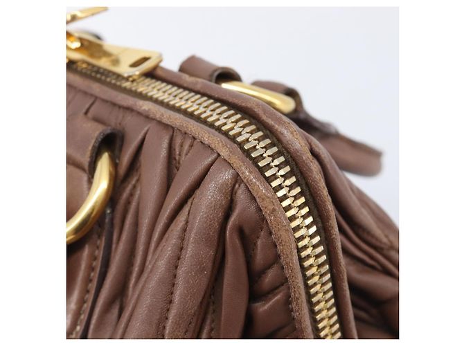 Miu Miu Matelasse Hand Bag Leather Brown Gold - vista 15