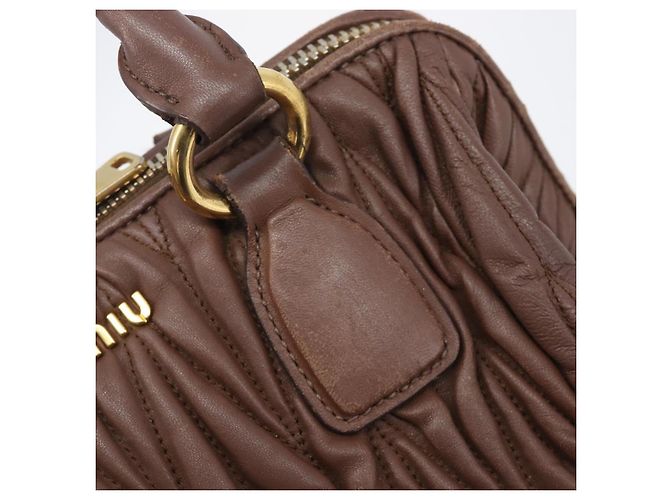 Miu Miu Matelasse Hand Bag Leather Brown Gold - vista 16