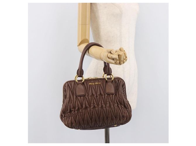 Miu Miu Matelasse Hand Bag Leather Brown Gold - vista 29