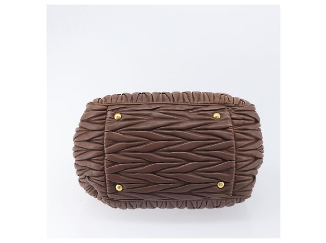 Miu Miu Matelasse Hand Bag Leather Brown Gold - vista 9