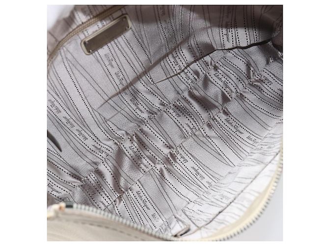 Salvatore Ferragamo Gancini Shoulder Bag Leather Ivory Silver - vista 20