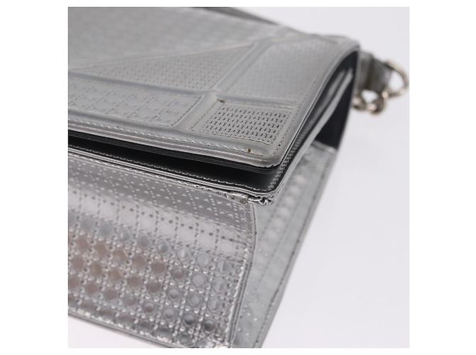 Christian Dior Diorama Schultertasche mit Kette Lackleder Silber - Ansicht 14